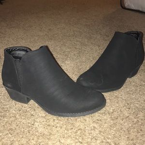 Top moda booties NWT